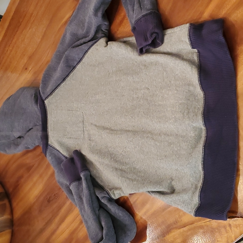 Sweatshirt - Picture 6 of 8